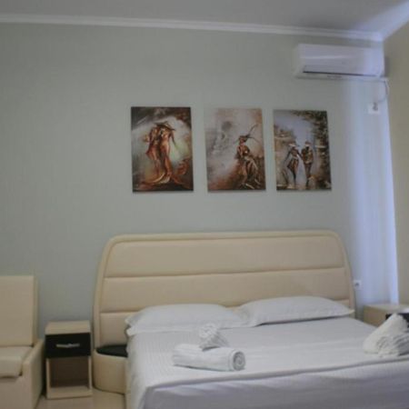 Apartments In Potam Himare Exterior photo