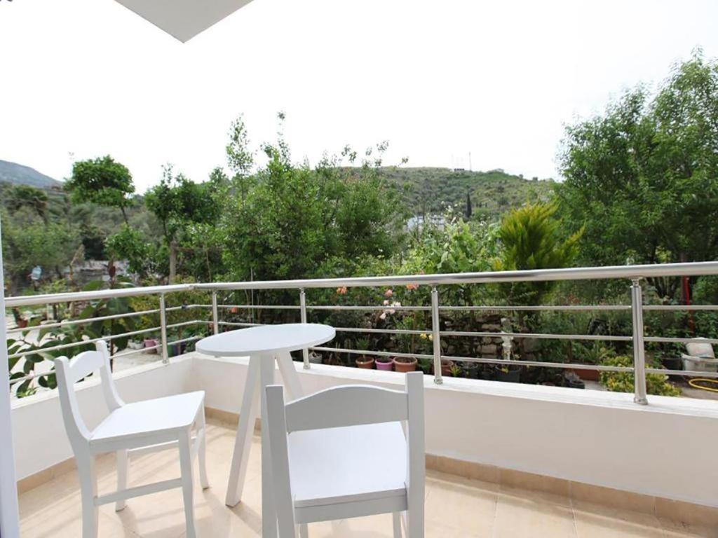Apartments In Potam Himare Exterior photo